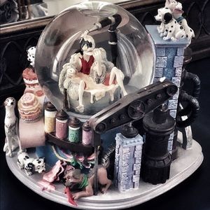 101 Domnation Collectable Snowglobe
